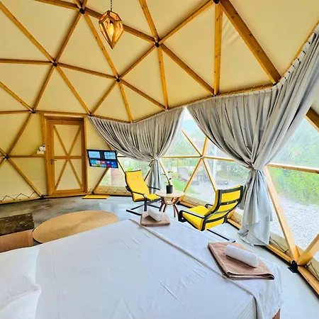 Роскошный шатер In Out Glamping *