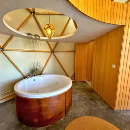 Роскошный шатер In Out Glamping