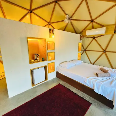 In Out Glamping Роскошный шатер Анталья