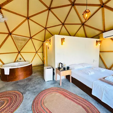 In Out Glamping Роскошный шатер Анталья