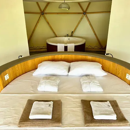 Luksusowy namiot In Out Glamping *