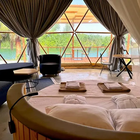 In Out Glamping Luxury tent