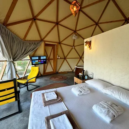 In Out Glamping Luxury tent